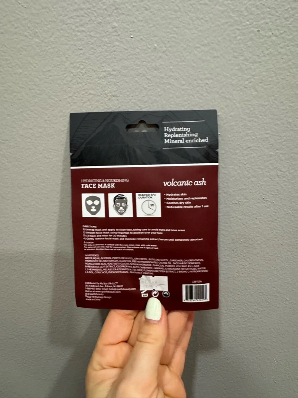 NWT Spa Life Mens Volcanic Ash Face Mask